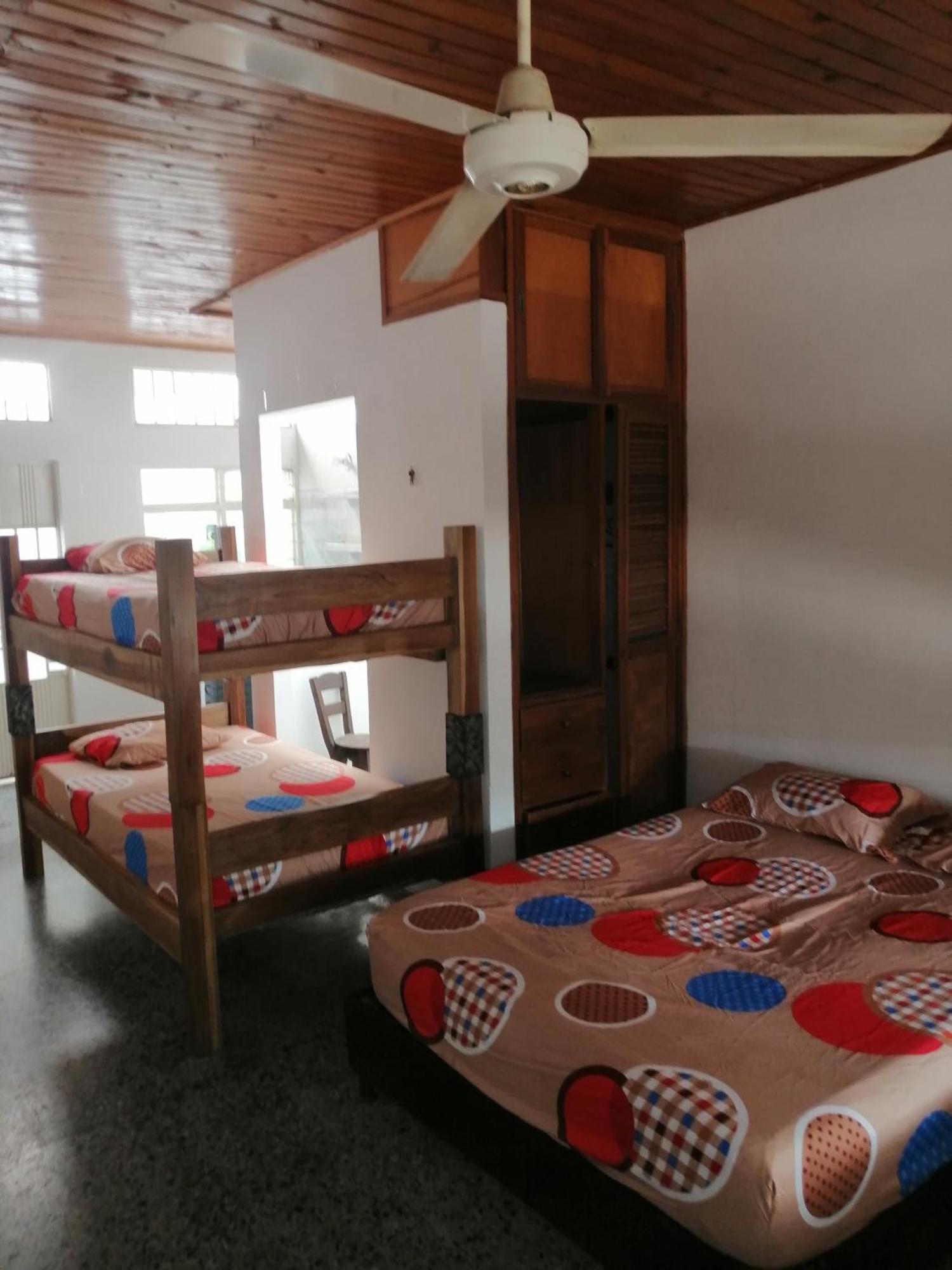 Hotel Low Cost La Dorada Exteriér fotografie