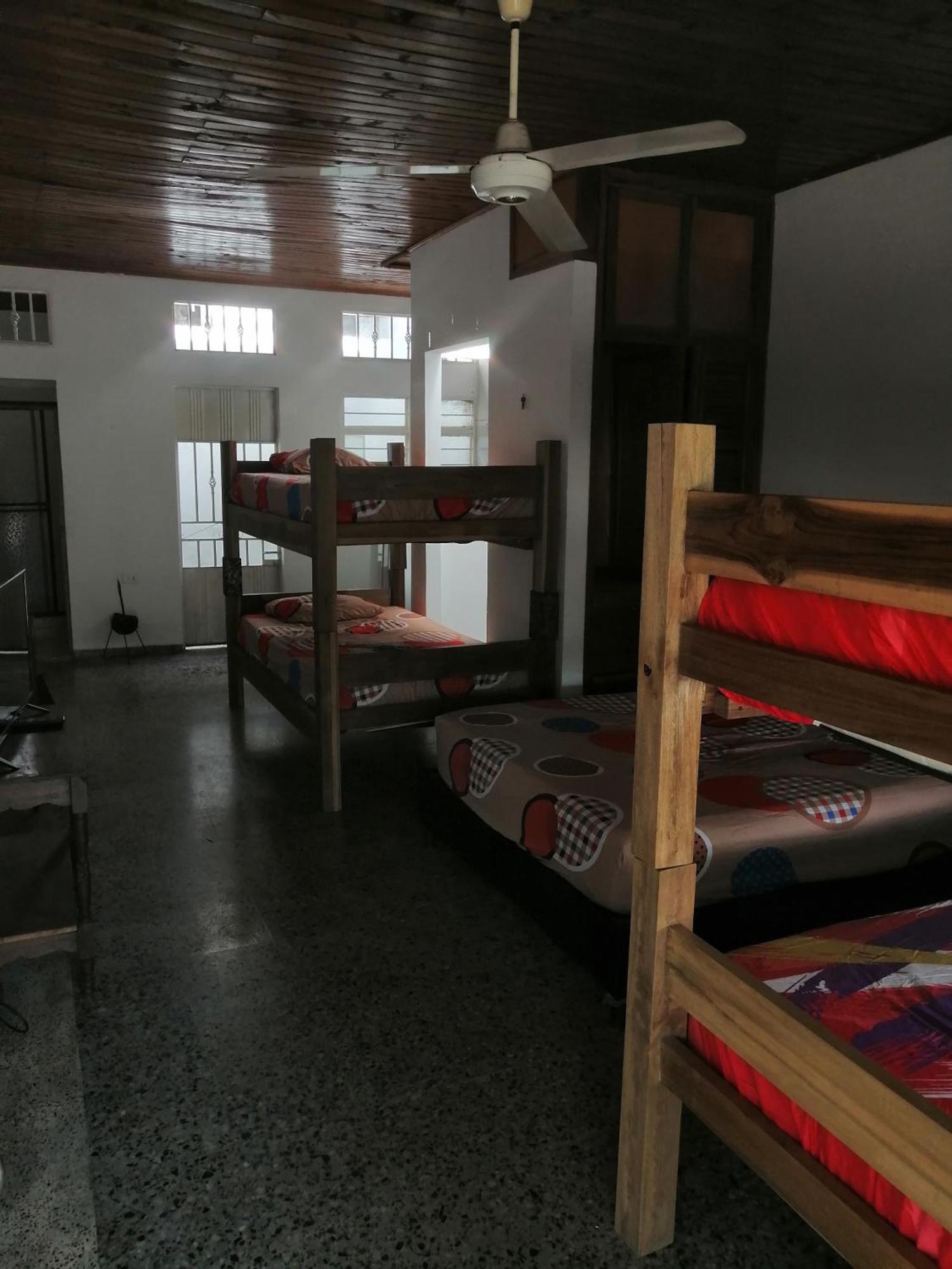 Hotel Low Cost La Dorada Exteriér fotografie