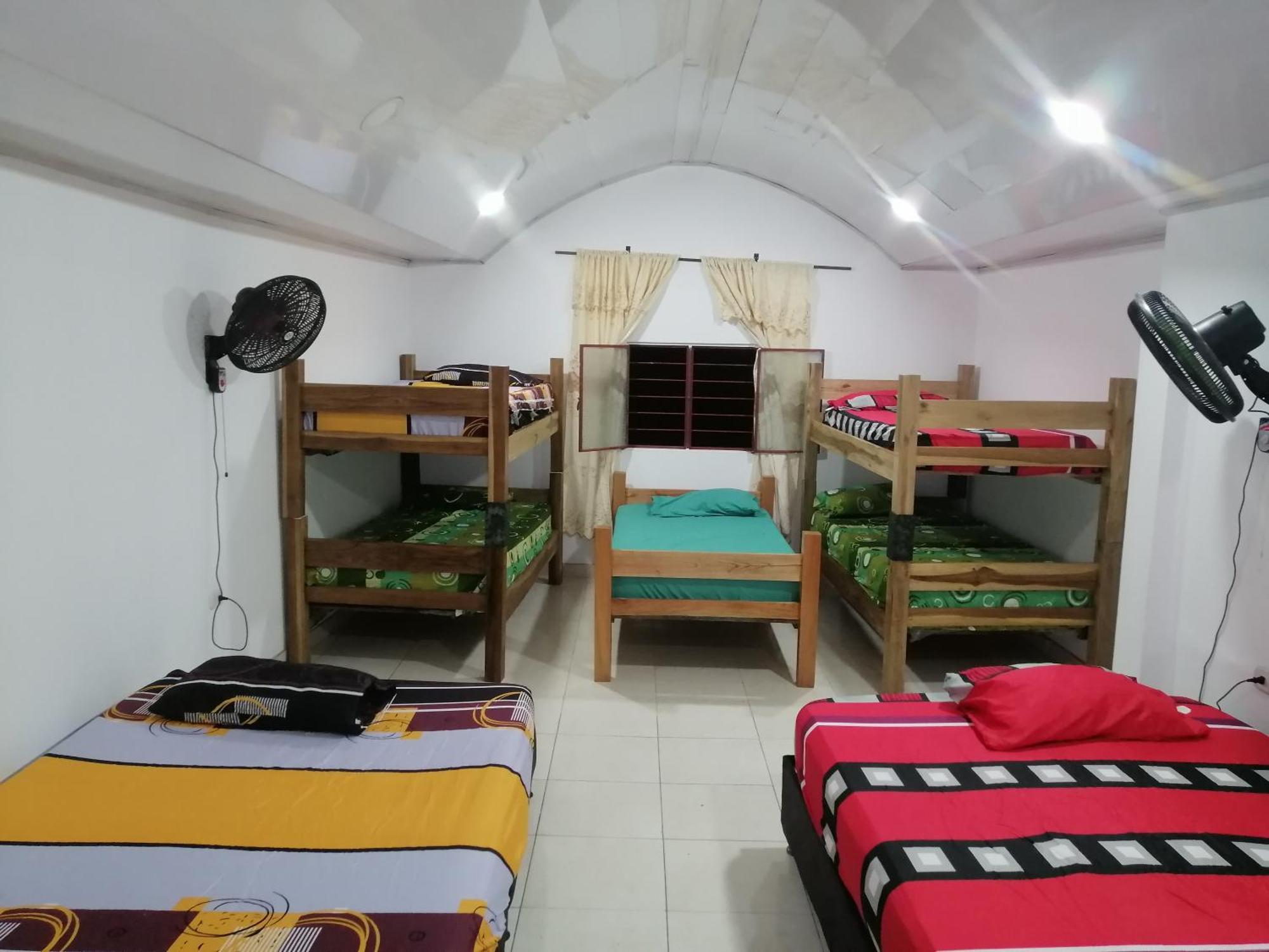 Hotel Low Cost La Dorada Exteriér fotografie